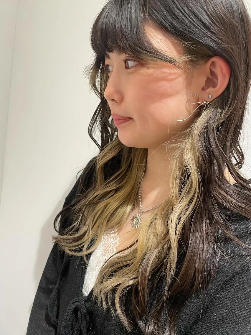 【チラ見えキュート💕】インナーカラー＋イルミナフルカラー＋ロング料金ご新規様30%引き❣️の写真