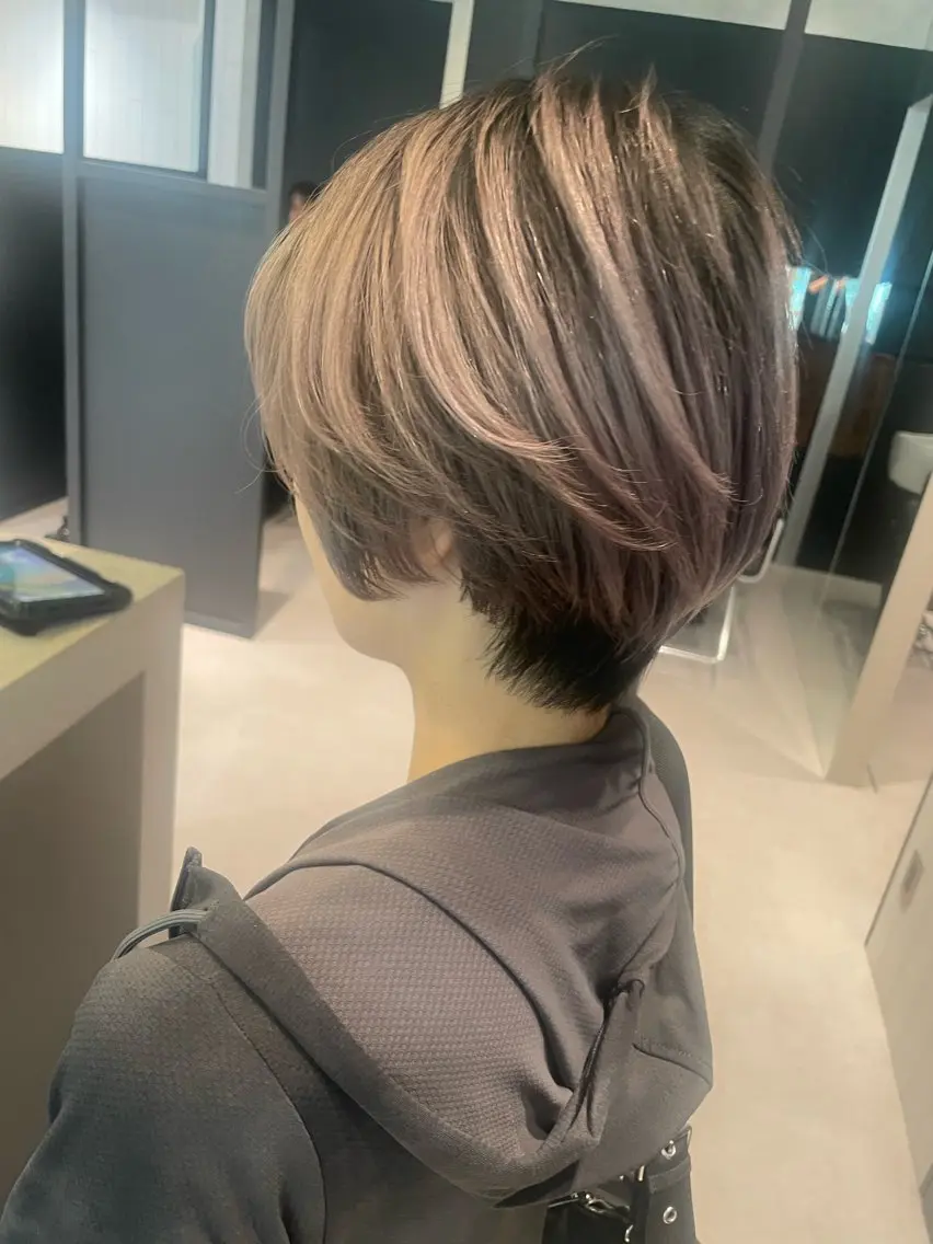 ショート レイヤーカット 冨岡 祐太郎✂️のヘアスタイル