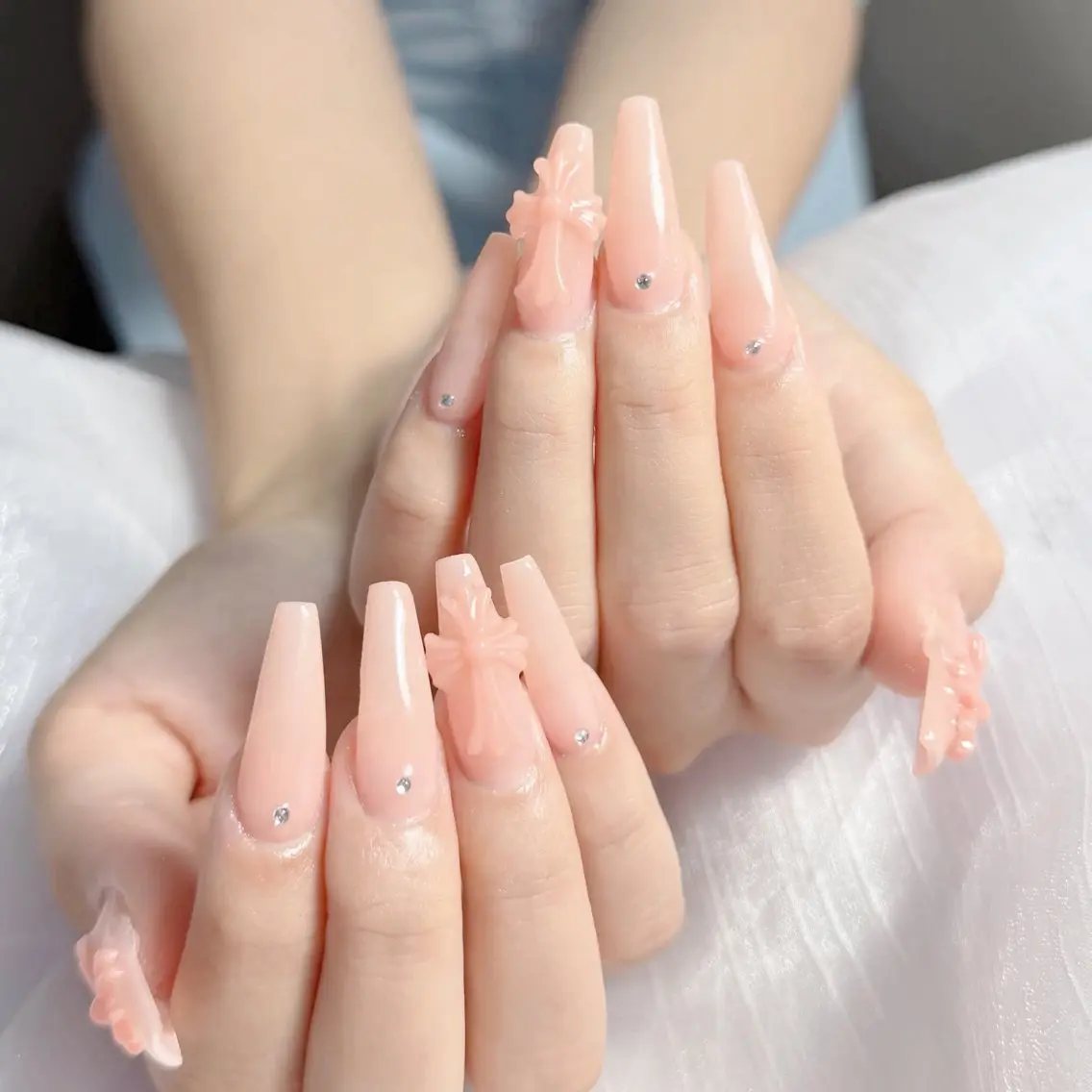 ネイル オーロラネイル クリアネイル 成人式 フラッシュネイル ジェルネイル ハンドネイル Amee Nail Salonのネイルデザイン