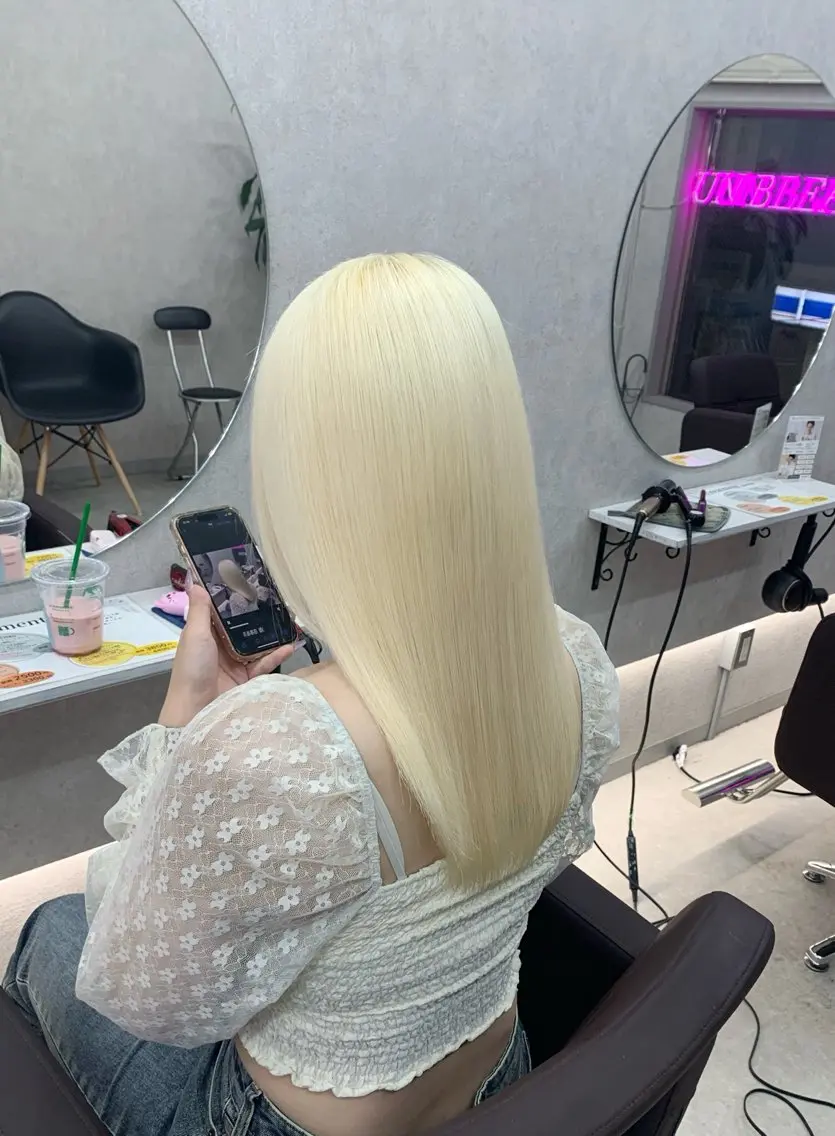 セミロング カラー ヘアカラー トリートメント ヘッドスパ ハイトーン・ブリーチ ムラ修正 八須 錬のヘアスタイル