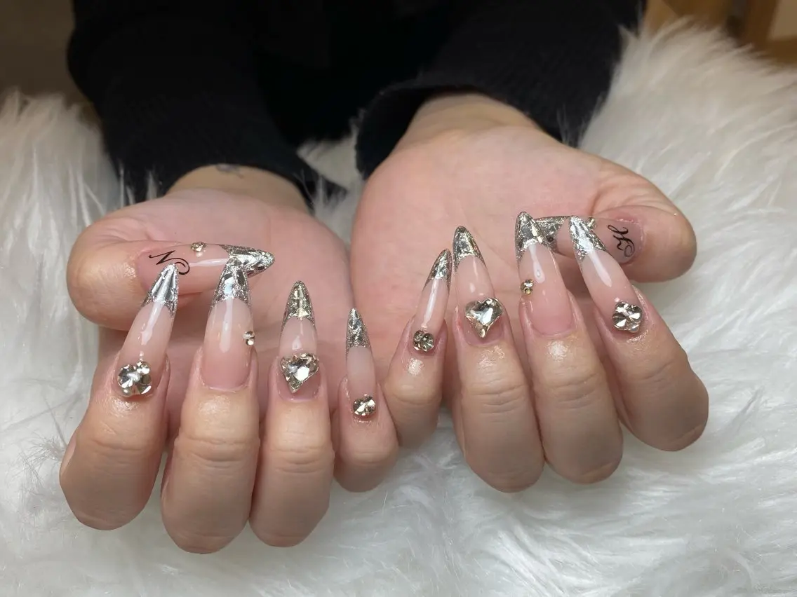 ネイル オーロラネイル ブラウン フラッシュネイル フラワーネイル ホログラムネイル ハンドネイル Rei _Nail 新宿のネイルデザイン