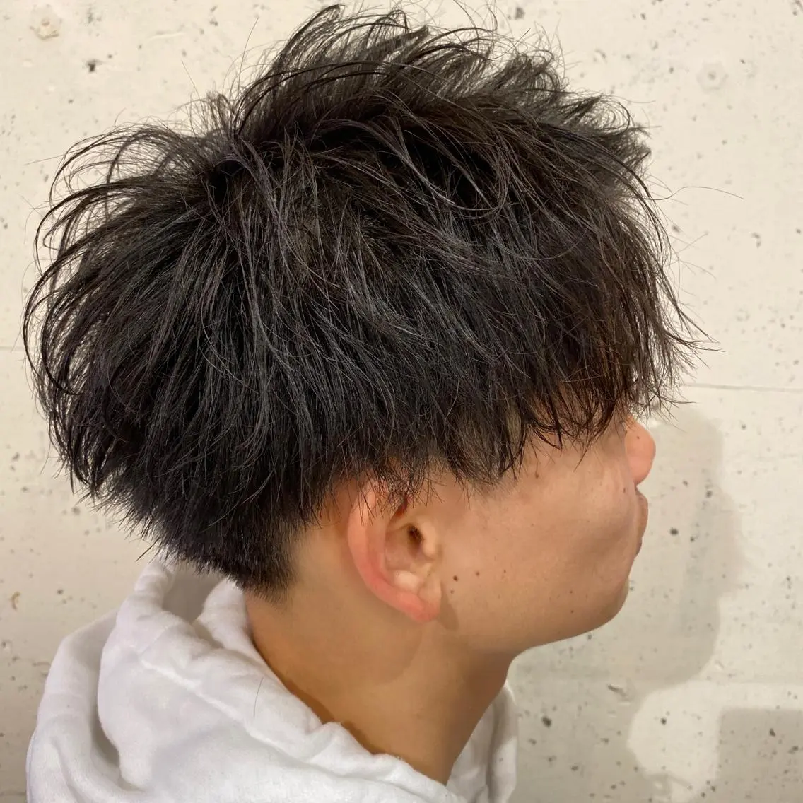 メンズ 柏のセンターパート のプロ関口 柊太のヘアスタイル
