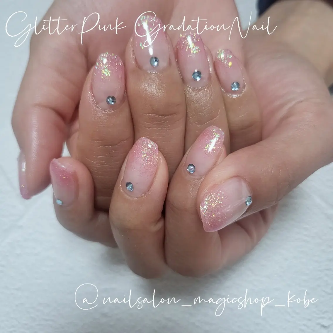 ネイル オーロラネイル ブルー ジェルネイル グラデーション ラメ(グリッター) ハンドネイル Nailsalon MagicShopのネイルデザイン
