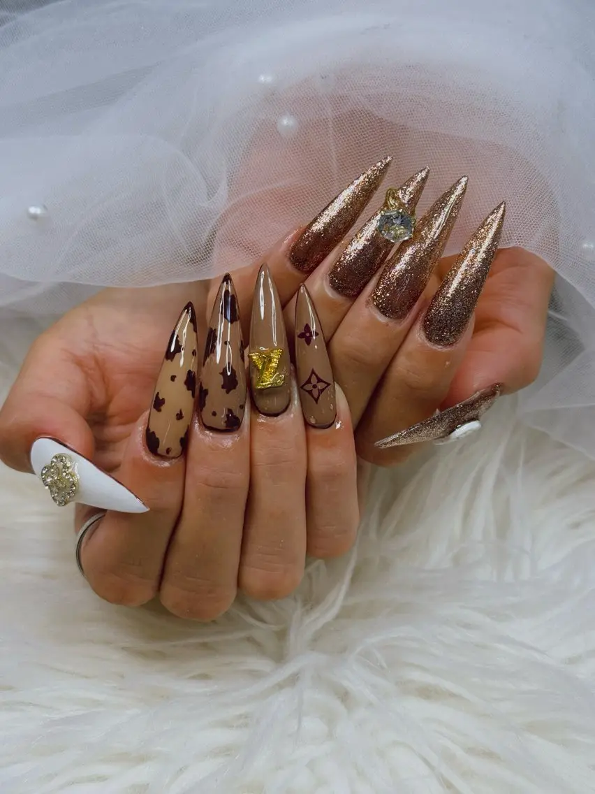 ネイル アートネイル オーロラネイル チークネイル 長さ出し フットネイル ハンドネイル Happy Nailのネイルデザイン