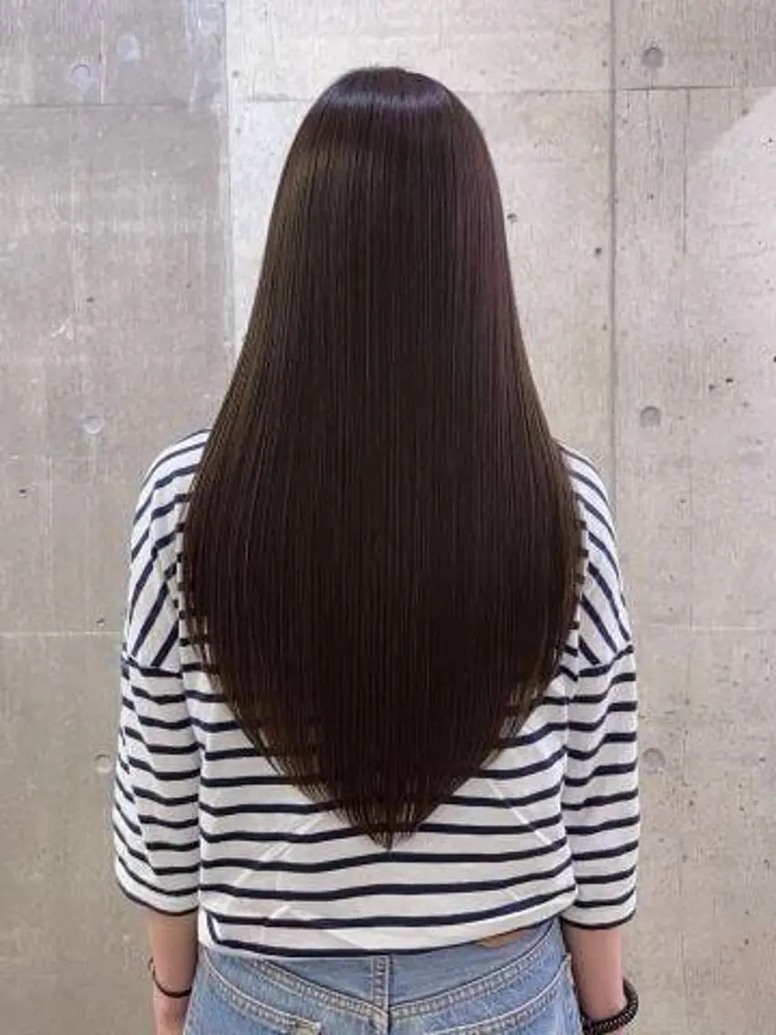 ロング NOA くるみのヘアスタイル