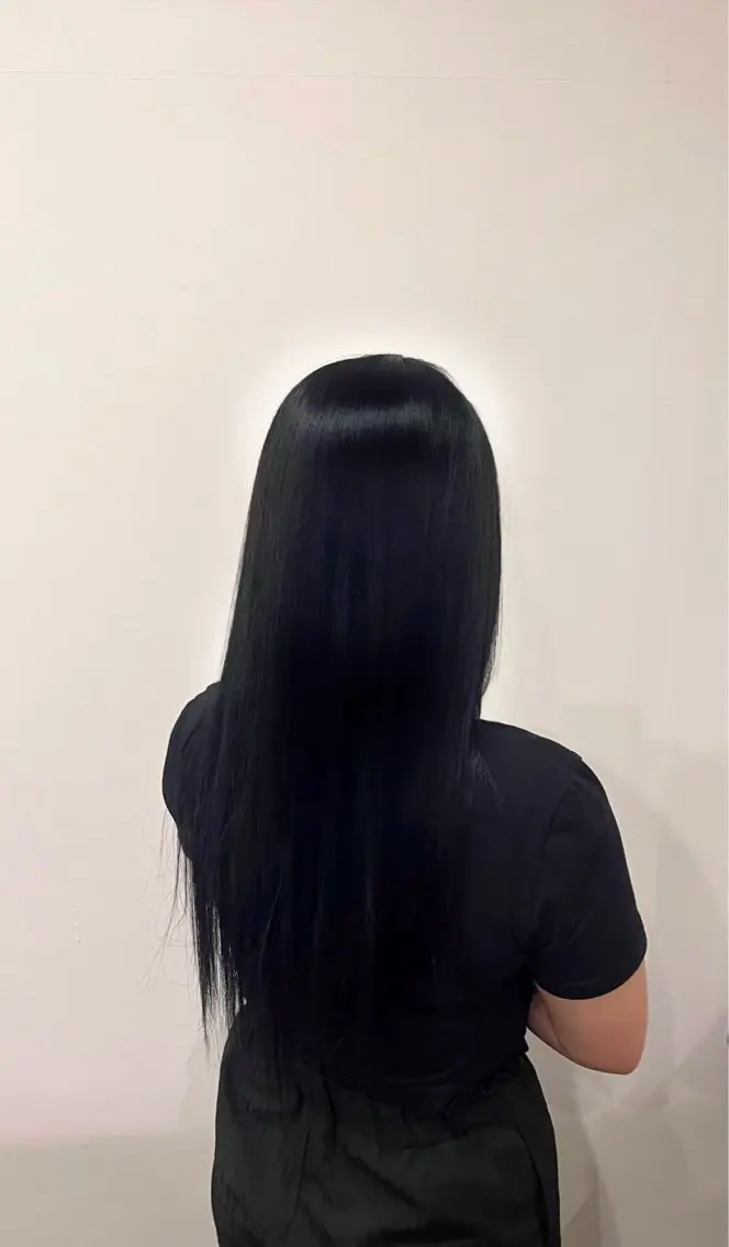 ロング ヘアカラー 大浦 姫奈のヘアスタイル