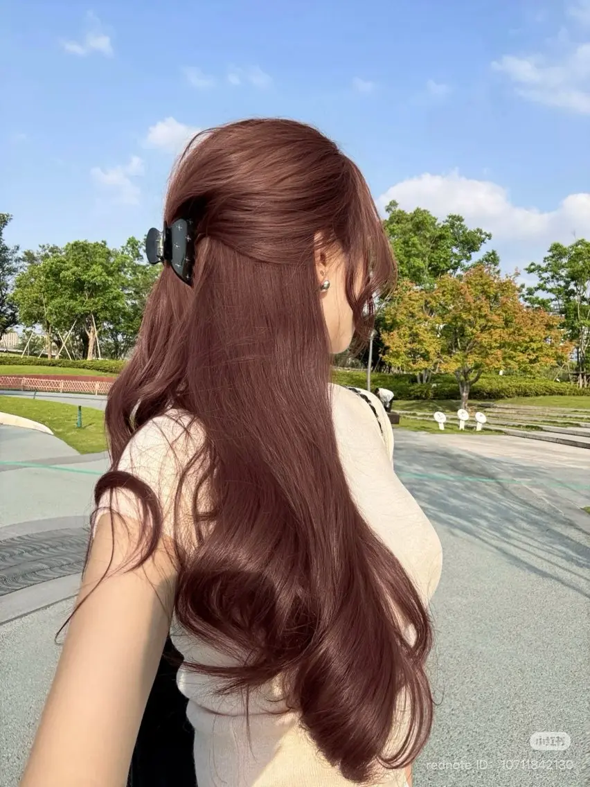 ロング ピンクブラウン ヘアカラー トリートメント ヘアセット 韓国風レイヤーカラー ライムのヘアスタイル