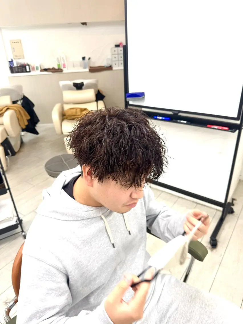 カラー パーマ メンズ カット ヘアカラー パーマ カナモリ ハヤトのヘアスタイル
