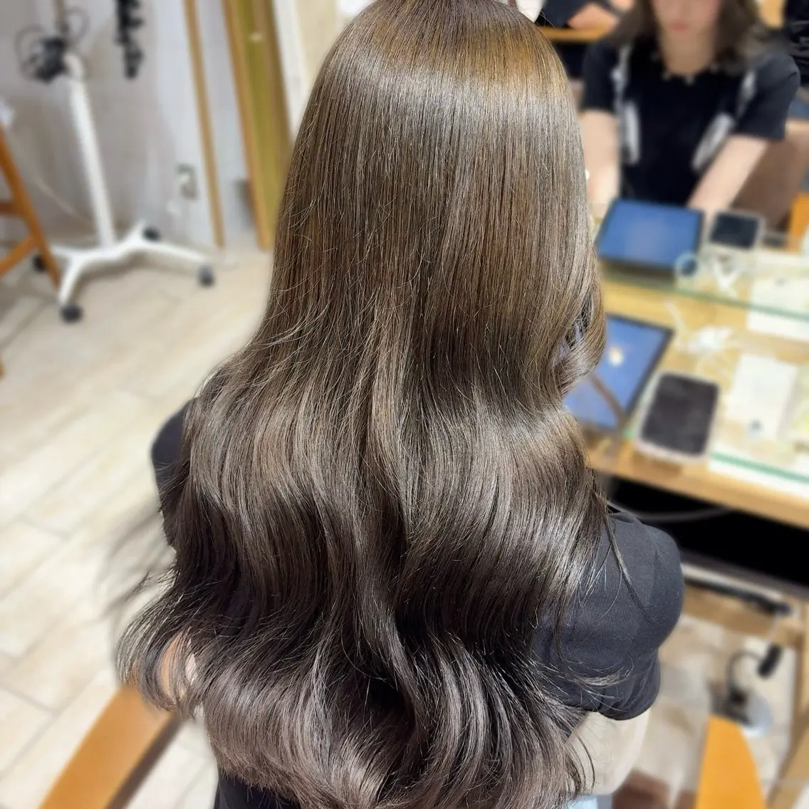 ロング カラー ヘアカラー KAREN /暗めカラーモデルのヘアスタイル