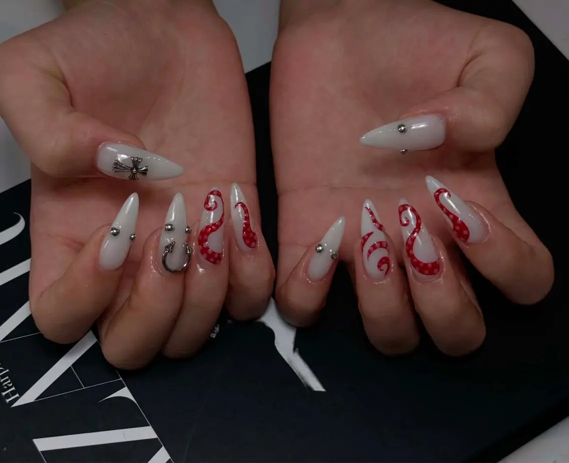 ネイル チークネイル ドット フレンチネイル グラデーション ハート ハンドネイル Julli NailStudioのネイルデザイン