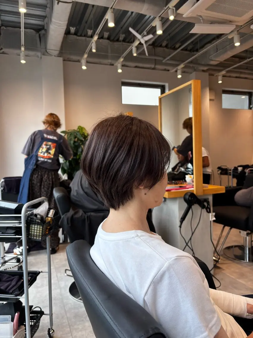 ショート ハイレイヤー レイヤーカット カット 藤沢|艶カラー・ 酸性縮毛🫧ももかのヘアスタイル