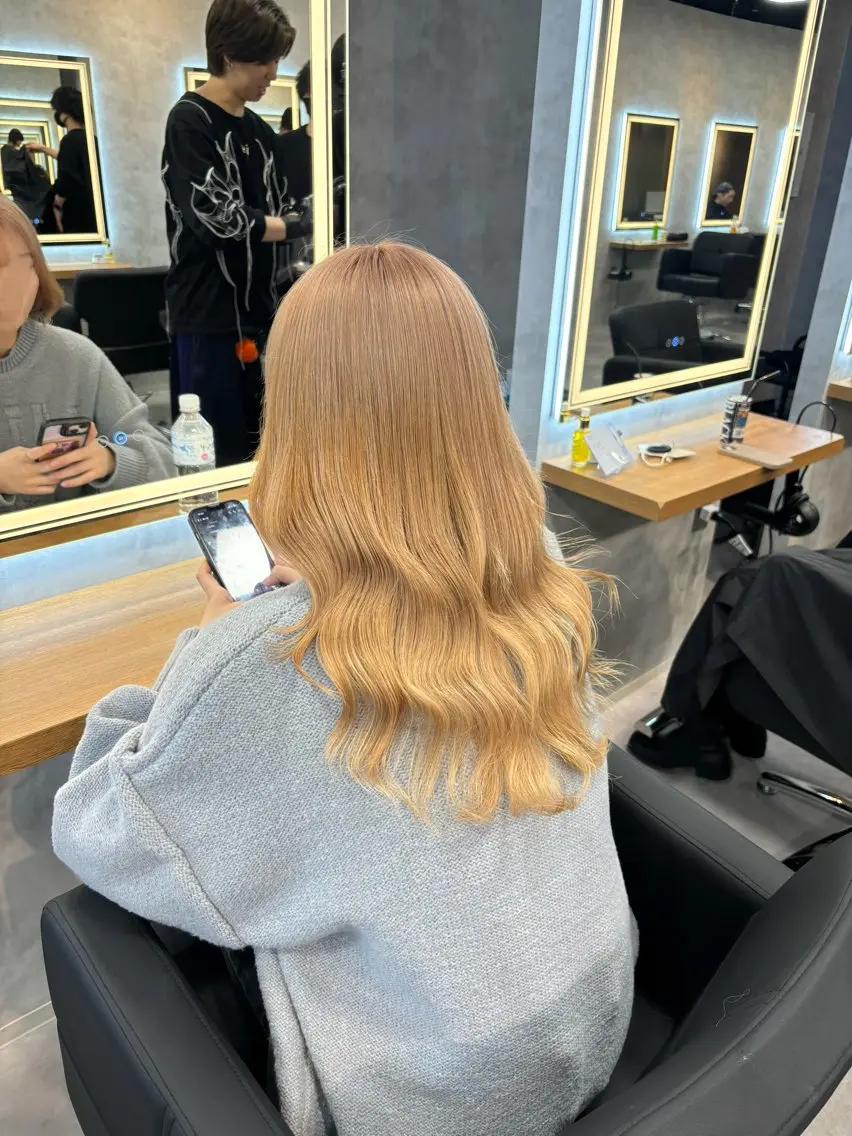 カラー パーマ ヘアアレンジ ヘアカラー トリートメント ヘッドスパ ヘアセット 透明感ブリーチカラー 🌈TOMOHIROのヘアスタイル