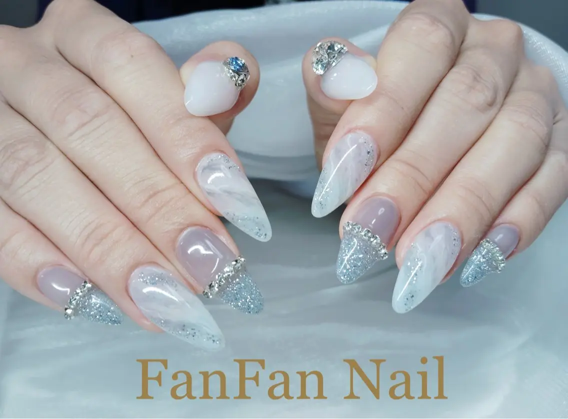 ネイル アートネイル オーロラネイル ガーリー キラキラネイル 韓国ネイル Mio NailsalonUのネイルデザイン