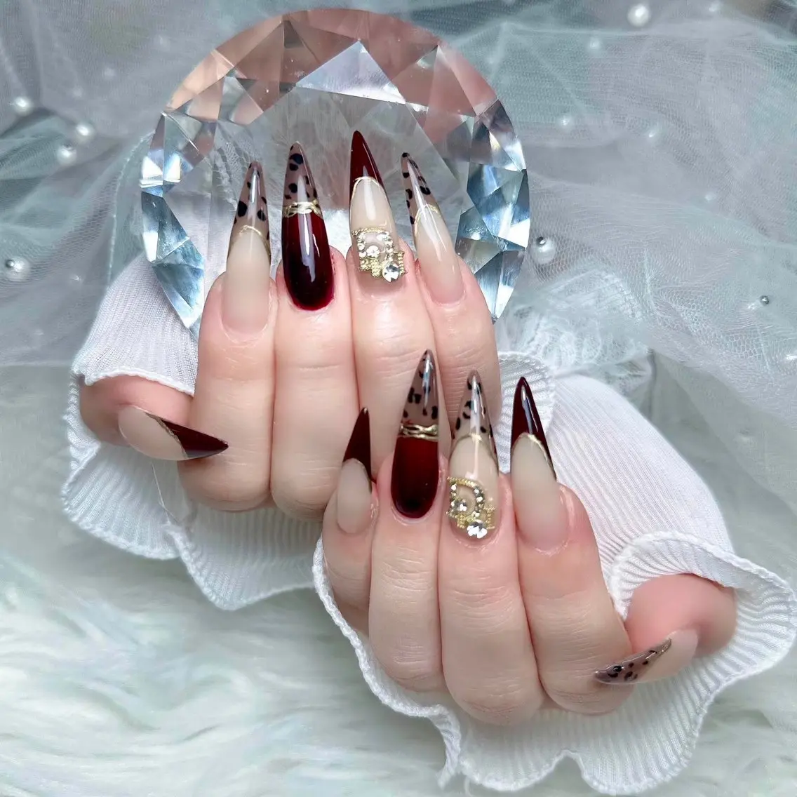 ネイル アートネイル フラワーネイル ジェルネイル キラキラネイル 韓国ネイル ハンドネイル ハンドケア Nova Nailのネイルデザイン