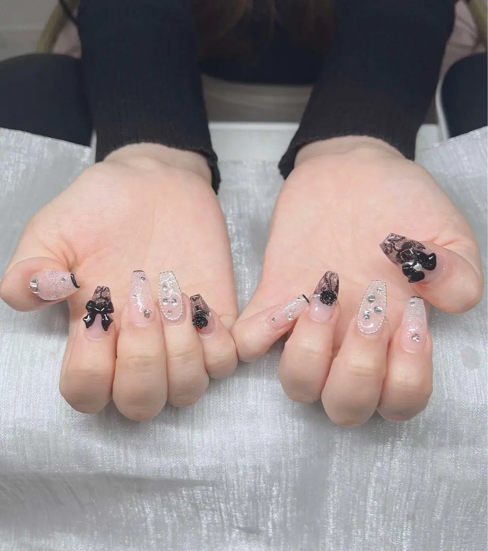 ネイル 長さ出し グラデーション 卒業式 キラキラネイル マグネットネイル Lee Nailsのネイルデザイン