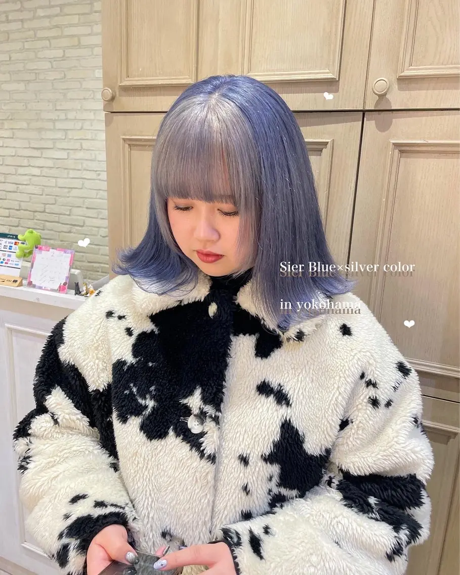 セミロング カラー ブルーカラー デザインカラー シルバー ヘアカラー シールエクステ横浜 🐏☁️miminaのヘアスタイル