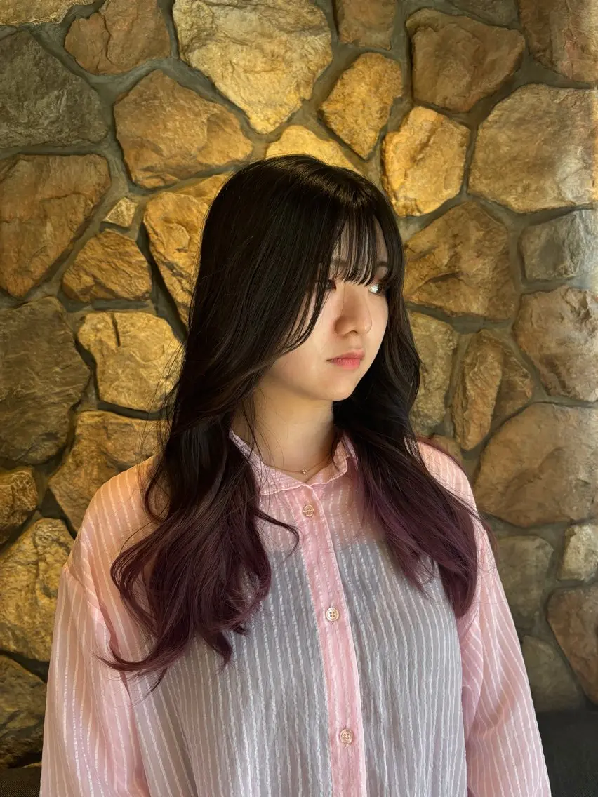 ロング ヘアカラー 小玉 唯依のヘアスタイル