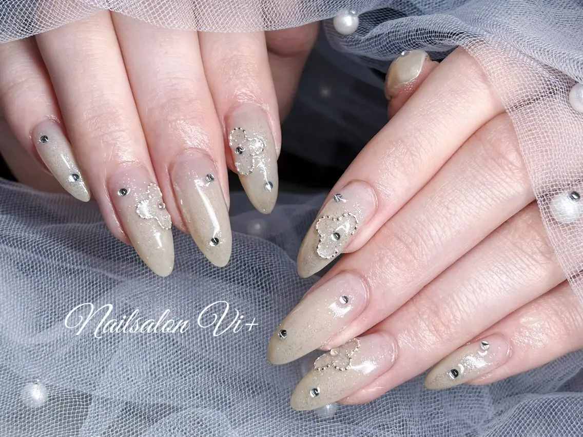 ネイル Nailsalon Vi+ももか🩷のネイルデザイン