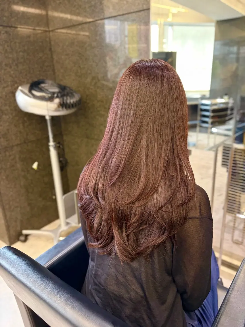 ミディアム カラー レイヤーカット カット ヘアカラー トリートメント 艶カラー/レイヤー/ 似合せ/ Fureaのヘアスタイル