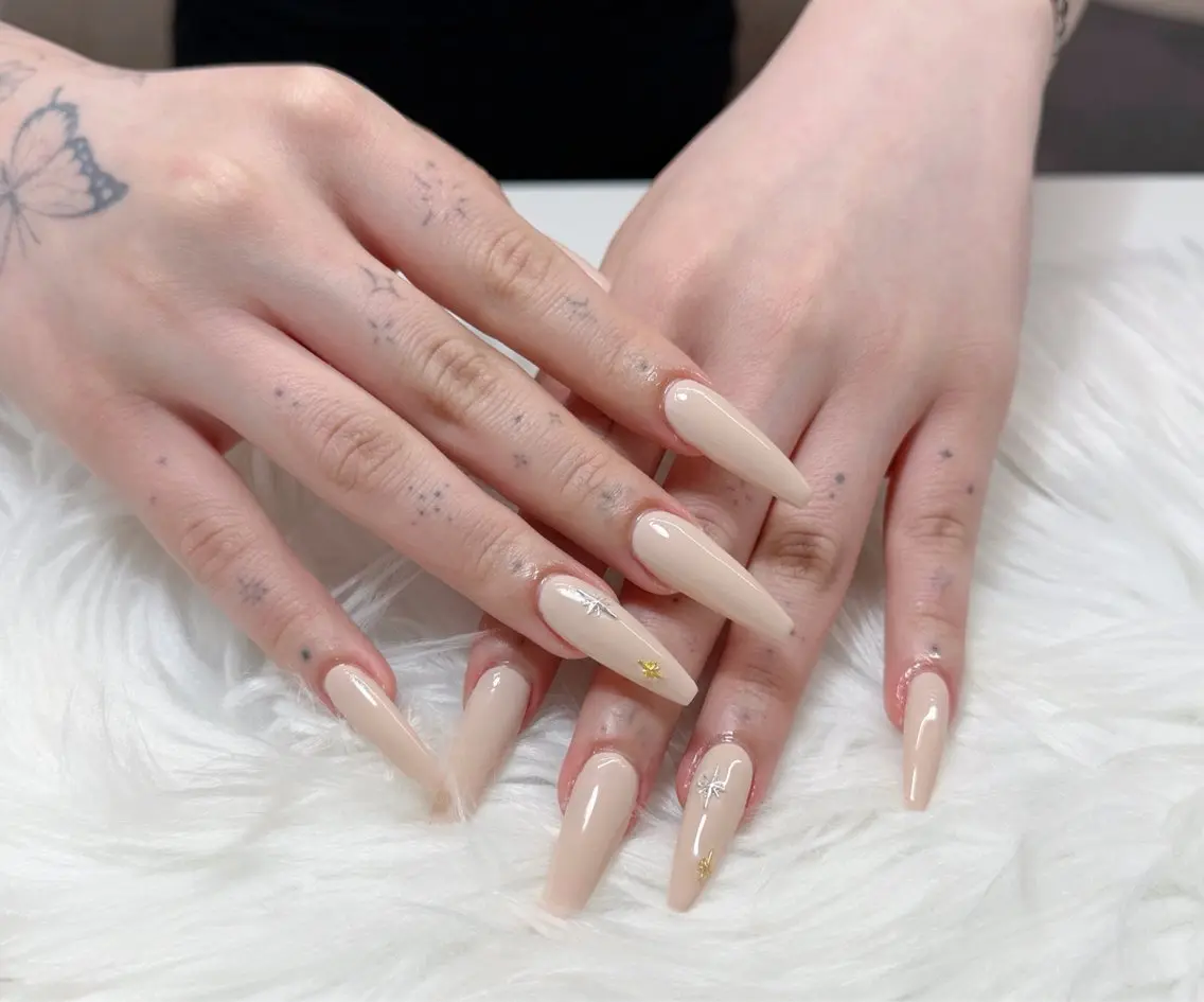 ネイル オーロラネイル チークネイル フットネイル フレンチネイル ジェルネイル ハンドネイル Havi Nailsのネイルデザイン