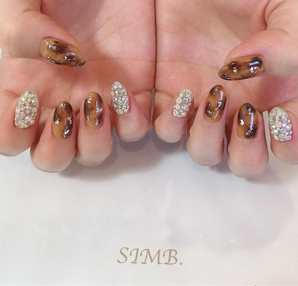 ネイル べっ甲ネイル シルバー nailsalon SIMB.のネイルデザイン