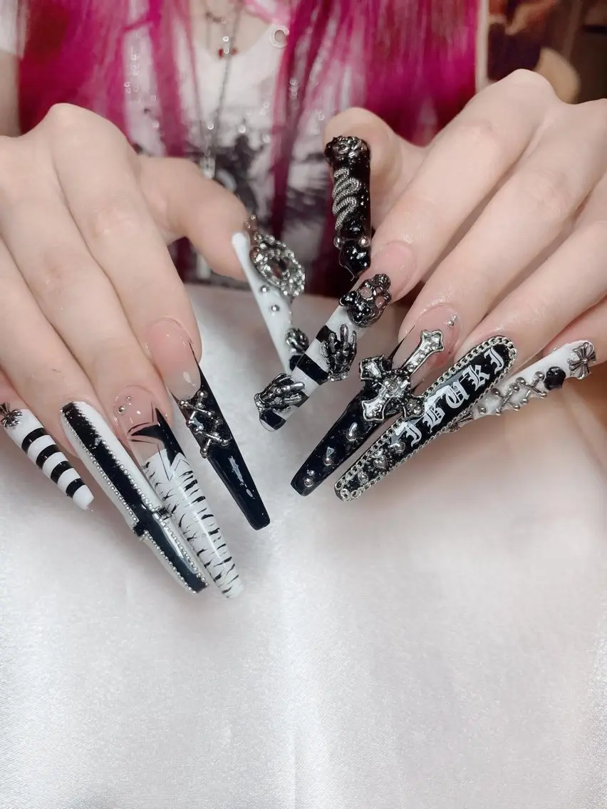 ネイル アートネイル ジェルネイル 韓国ネイル ニュアンスネイル ワンカラーネイル ハンドネイル Queen Nail Salonのネイルデザイン