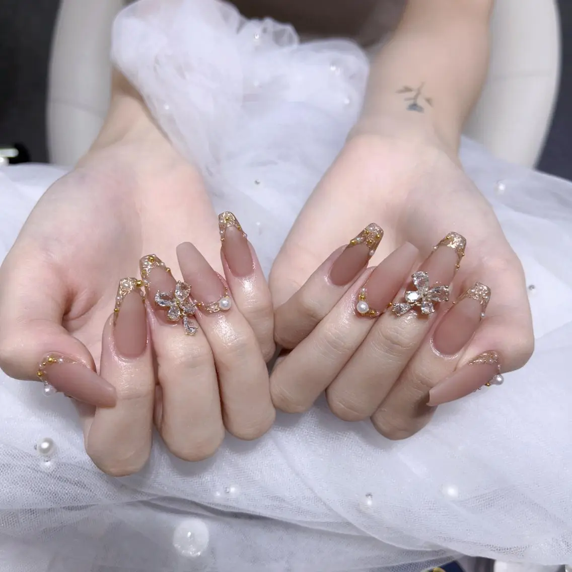 ネイル ハンドネイル Queens ciciのネイルデザイン