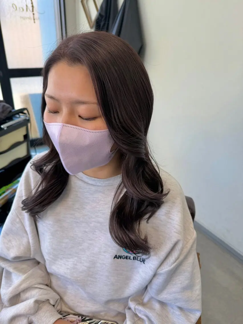ロング カラー ヘアカラー トリートメント シノザキ キナのヘアスタイル