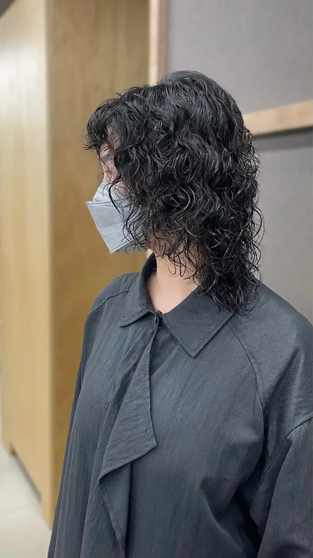 ミディアム パーマ ミディアムパーマ レイヤーカット 佐々木 梨乃のヘアスタイル