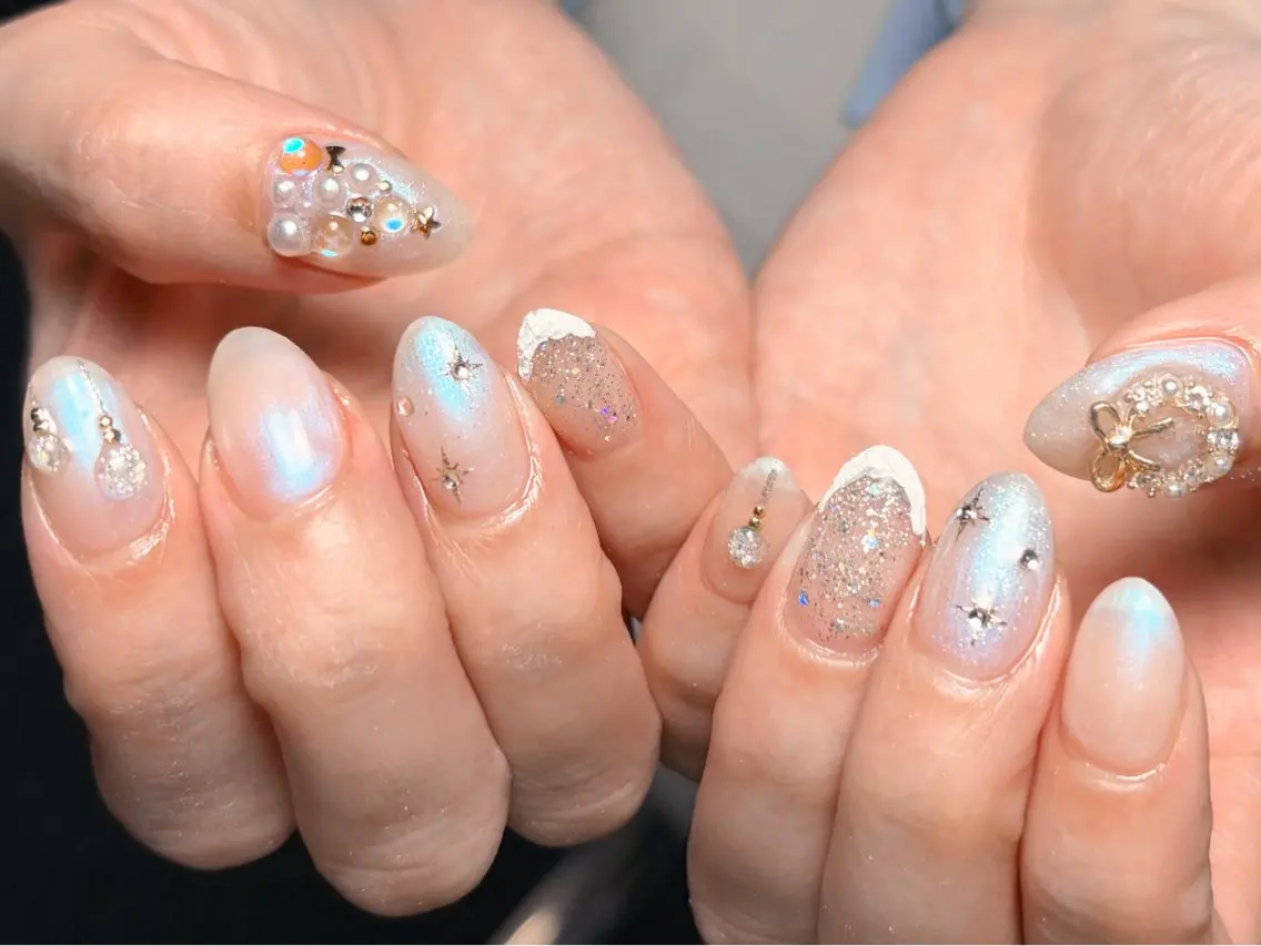 ネイル オーロラネイル 長さ出し フレンチネイル ジェルネイル ガラスフレンチ ハンドネイル Rela・S NAILのネイルデザイン