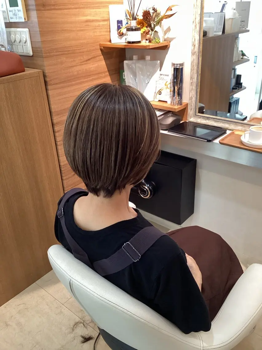 ショート カラー カット ヘアカラー hair bonitaのヘアスタイル