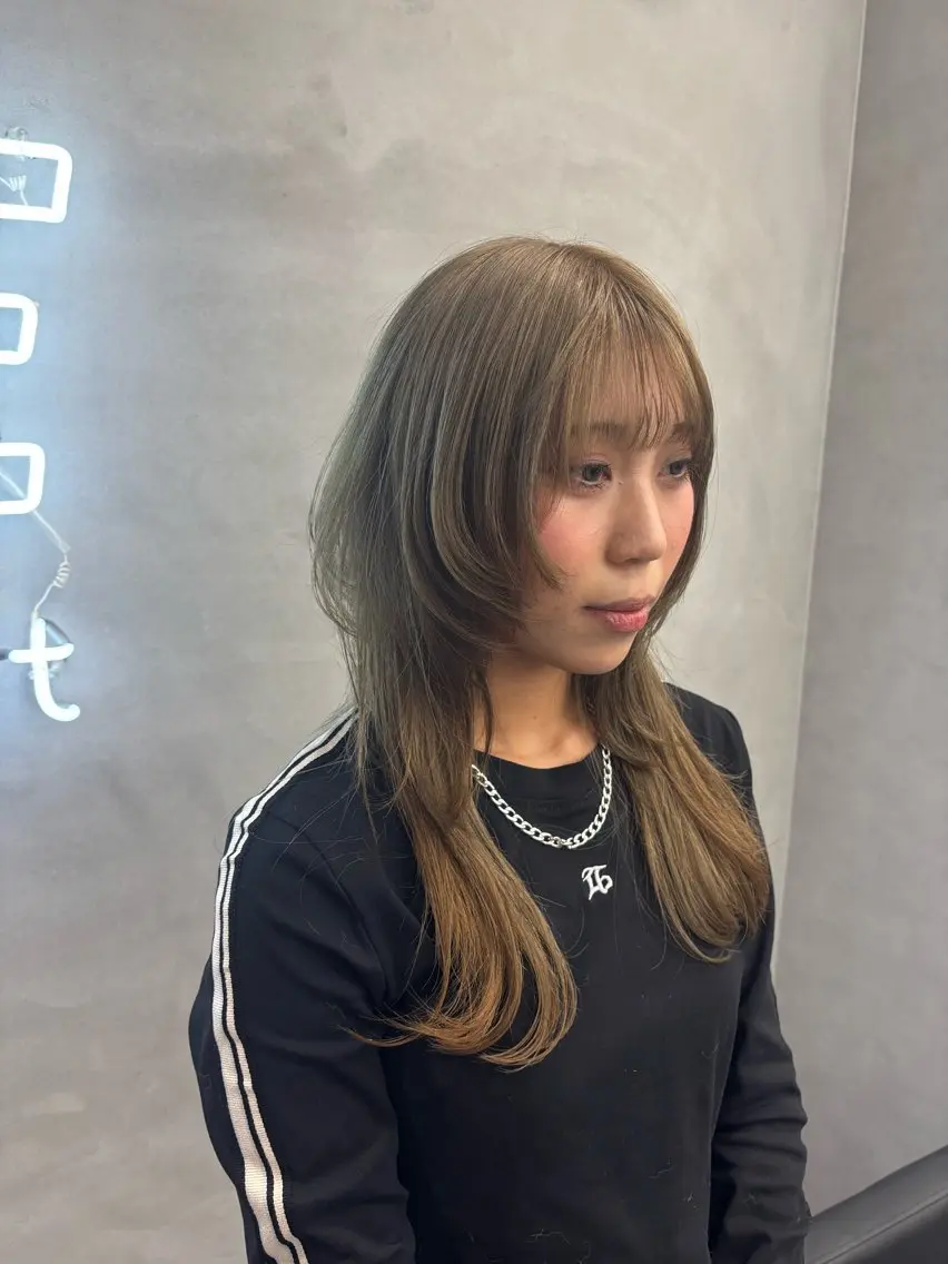 セミロング カラー ハッシュカット レイヤーカット カット ヘアカラー ハイトーン×似合わせ Shoseiのヘアスタイル