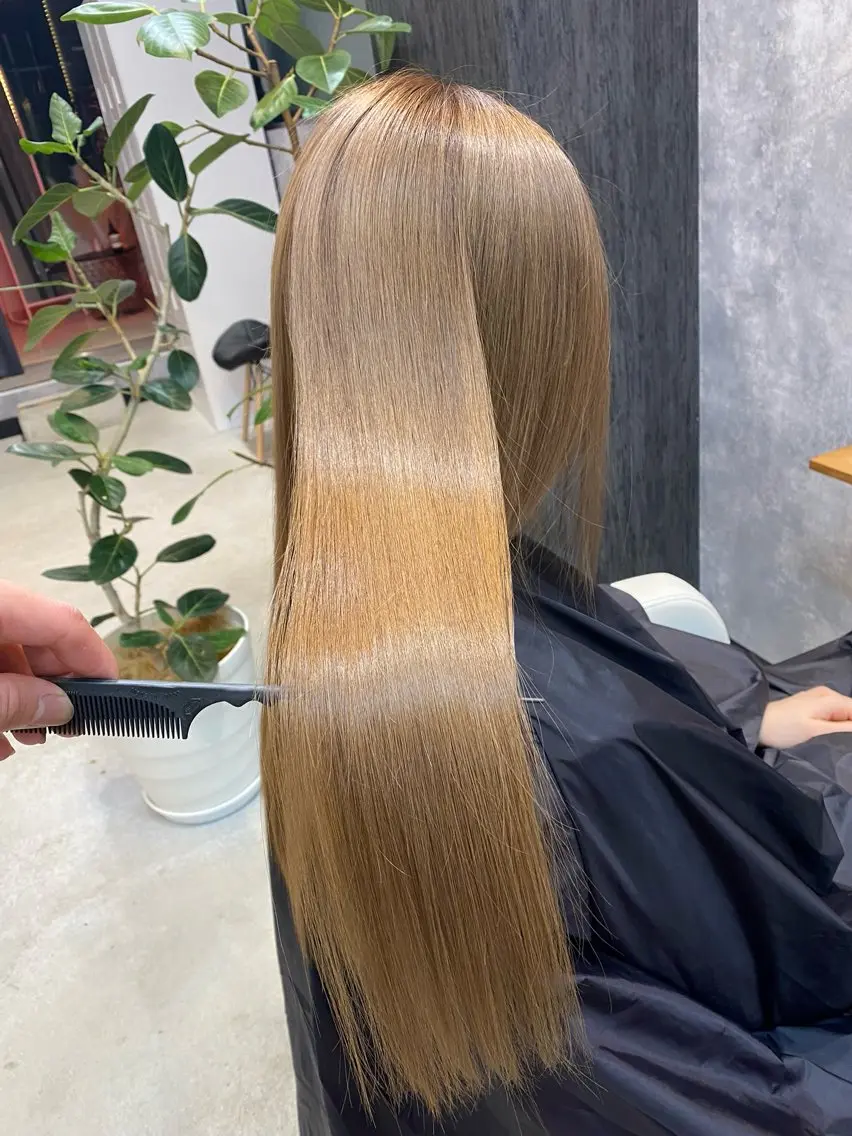 ロング カット ヘアカラー en Siena エンシエナのヘアスタイル
