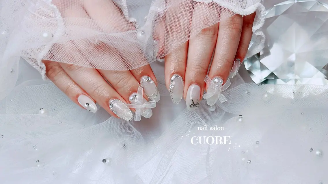 ネイル マグネットネイル 持ち込み リボン ワンホンネイル 冬ネイル nail salon CUOREのネイルデザイン