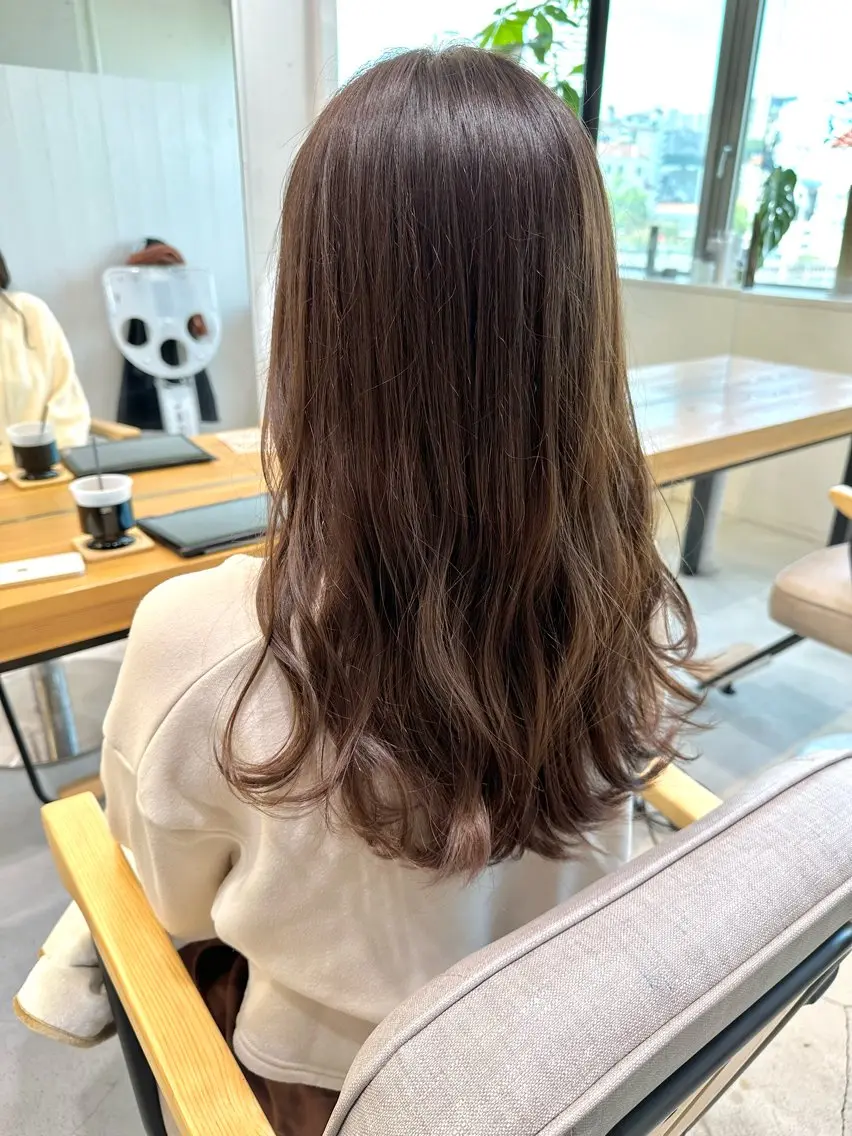 【U24ミニモ学割】艶感カラー＋カット+ケアTRの写真
