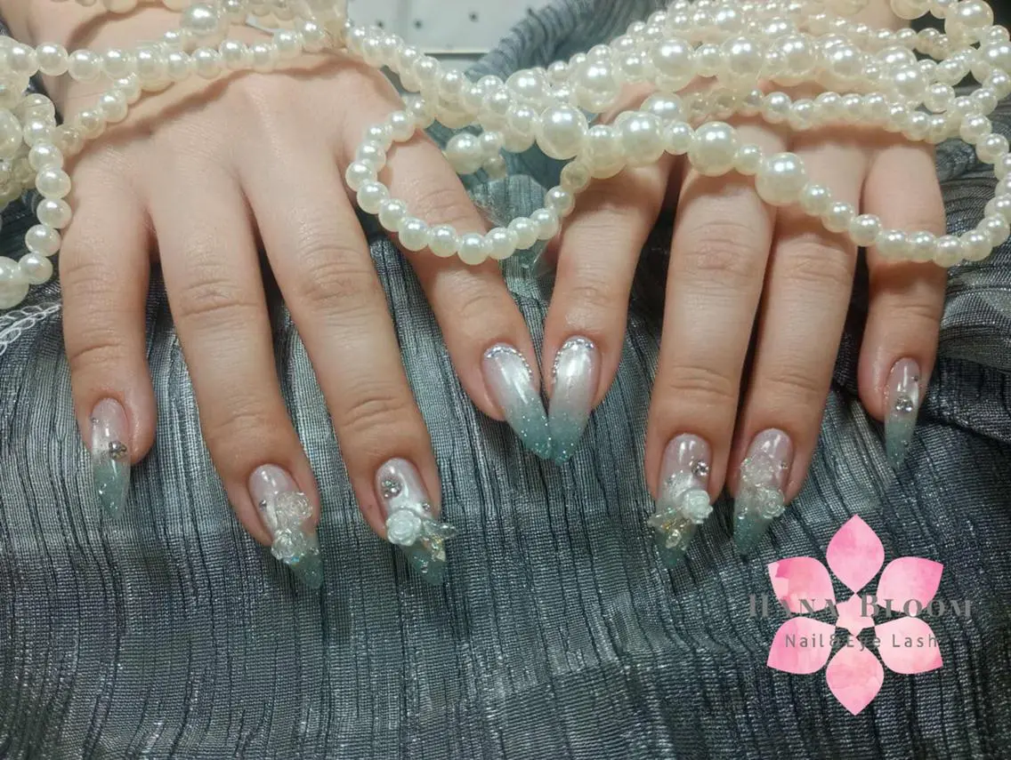 ネイル 長さ出し フットネイル フレンチネイル ジェルネイル ガーリー ハンドネイル ハンドケア Hana Bloom Nail💜Akiのネイルデザイン