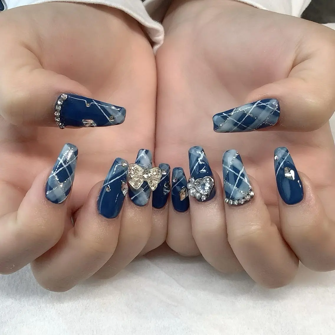 ネイル ハンドネイル 💎🐰 saki. m 🐰💎のネイルデザイン