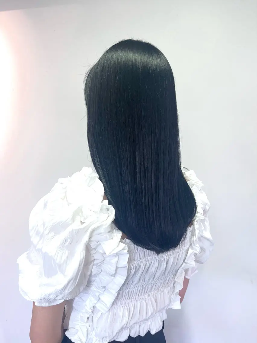 ロング カラー 黒髪 透明感カラー カット ヘアカラー トリートメント こまつ まりやのヘアスタイル