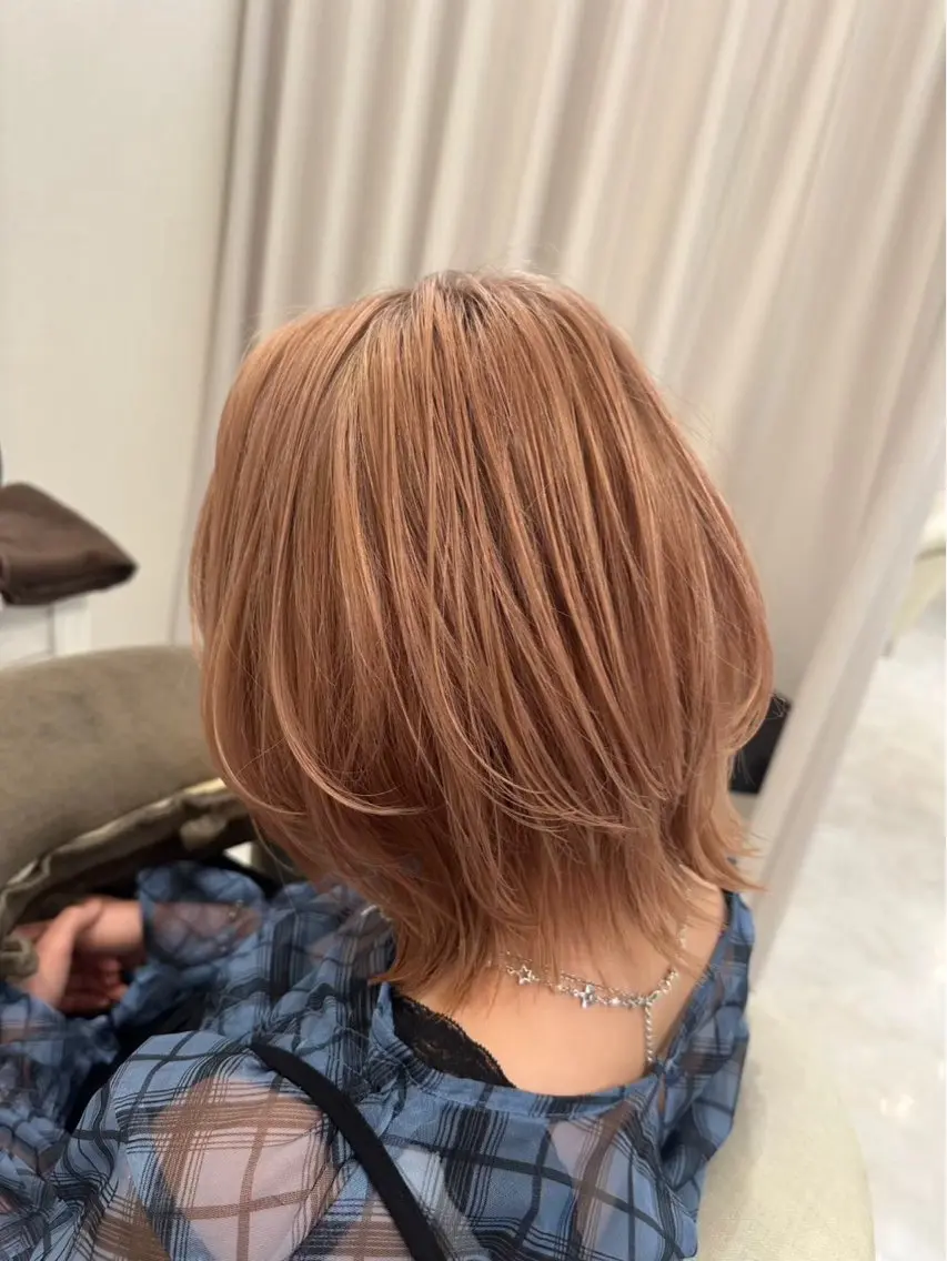 ミディアム カラー 大谷 真央のヘアスタイル