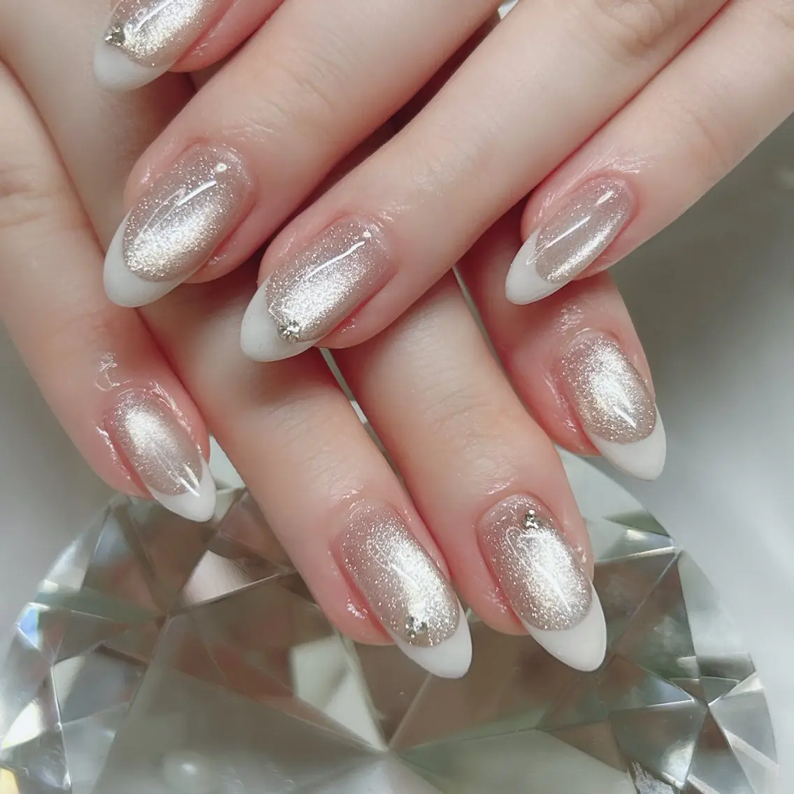 ネイル オーロラネイル ミラーネイル オフィスネイル ワンカラーネイル シンプルネイル ハンドネイル Cute Tips nailのネイルデザイン