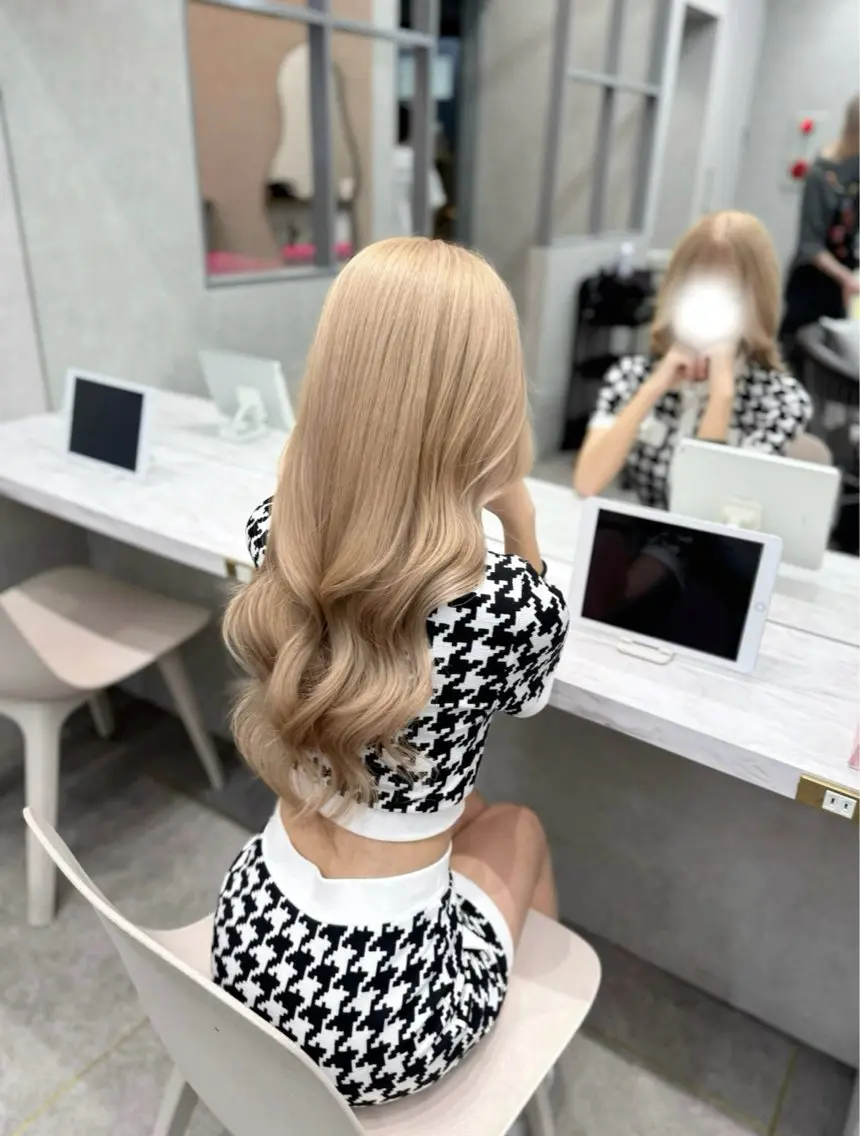 ロング ヘアカラー 璃 音のヘアスタイル