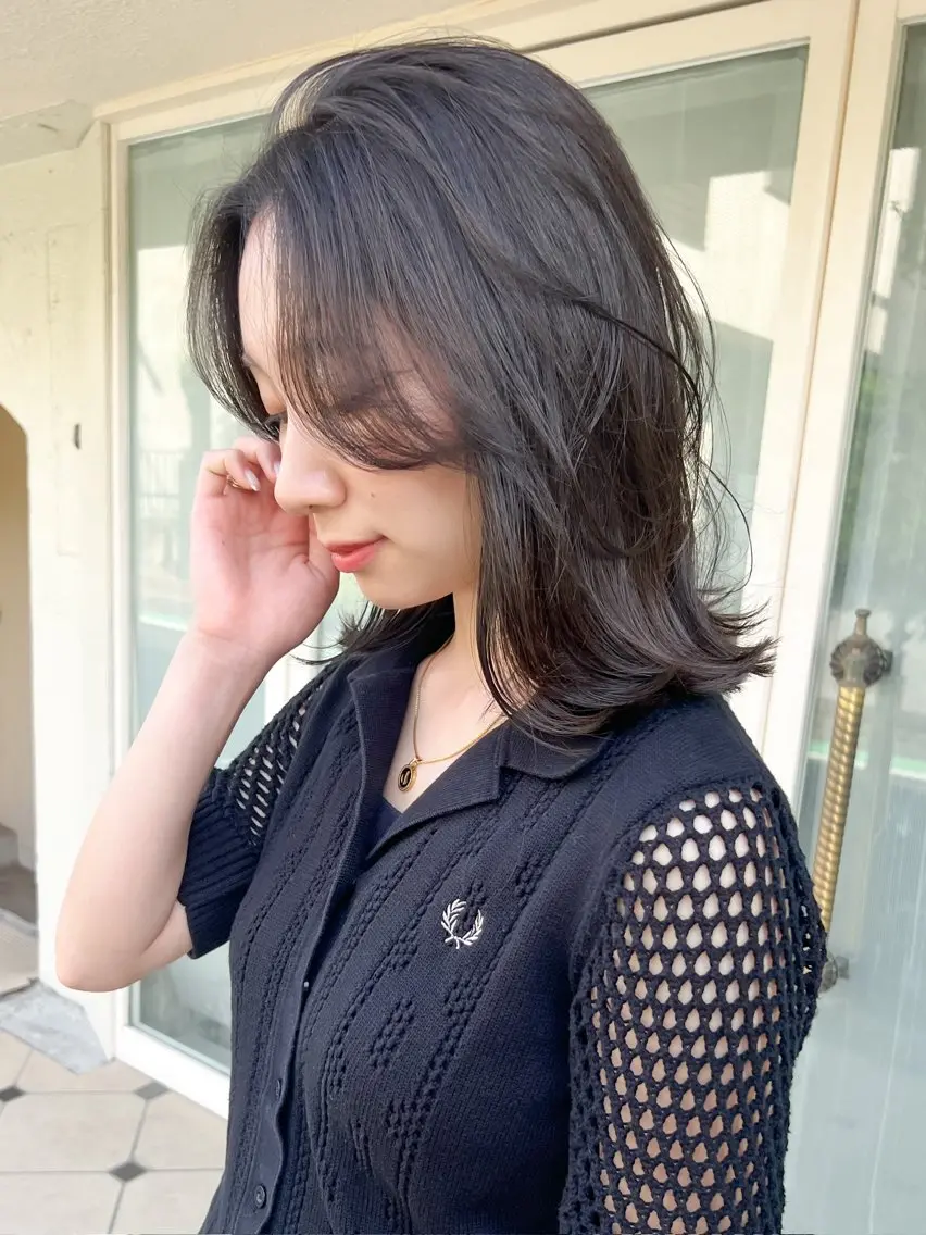 ミディアム カラー 透明感カラー ダークグレー ダークグレージュ グレージュ レイヤーカット カット ヘアカラー トリートメント REN/レイヤー✂️ ブリーチなしカラー✨のヘアスタイル