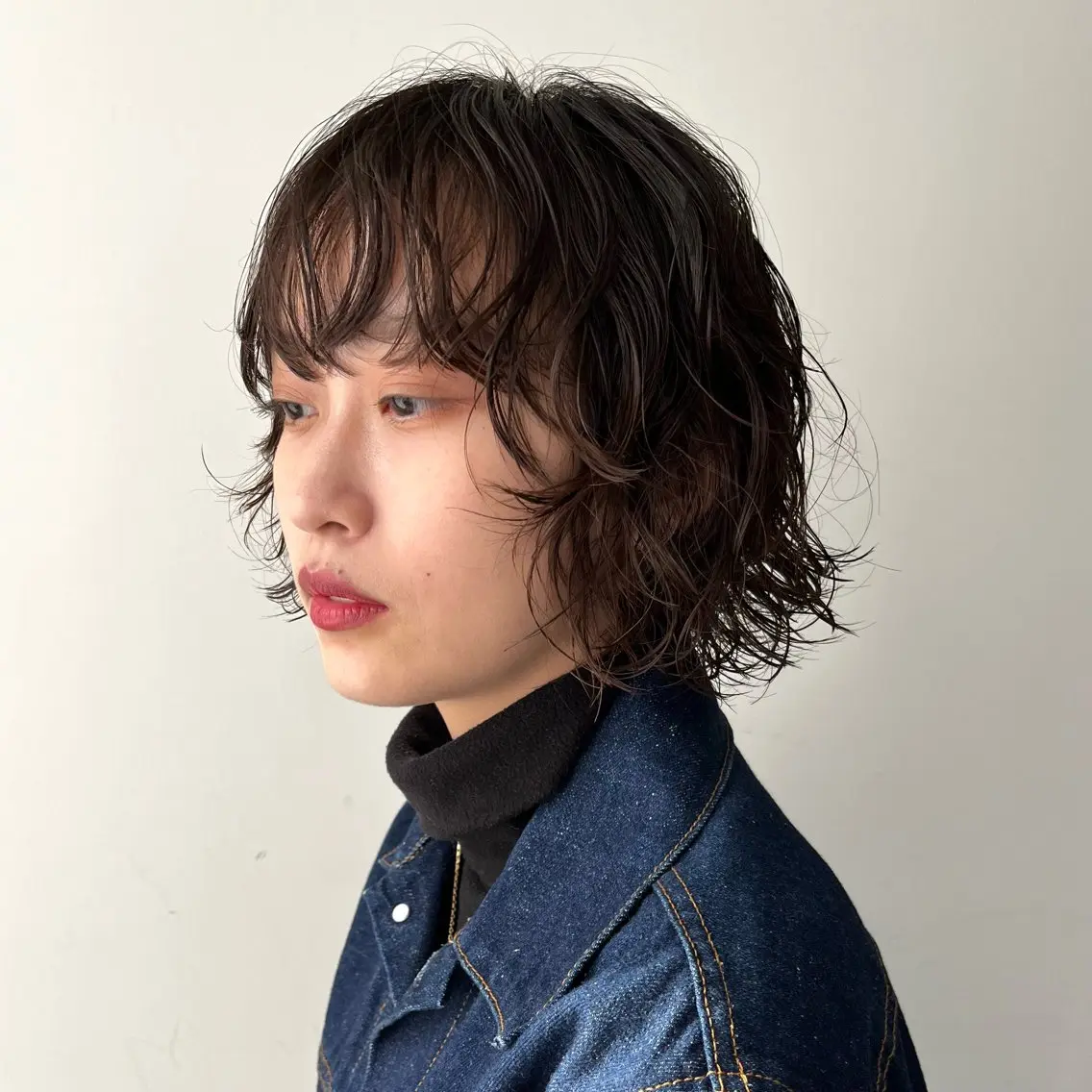 ミディアム カラー パーマ 切りっぱなしボブ ミディアムパーマ グレージュ オリーブグレージュ オリーブグレー カット ヘアカラー パーマ 船橋カットパーマ mikuのヘアスタイル
