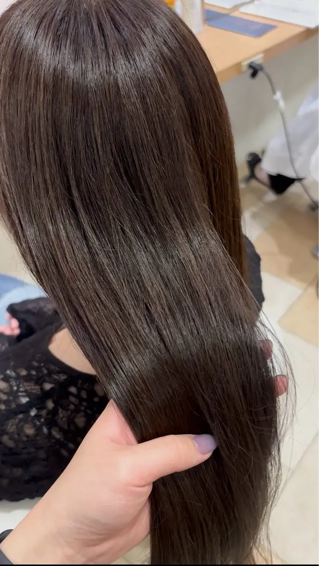 ロング カラー 佐々木 彩芽のヘアスタイル