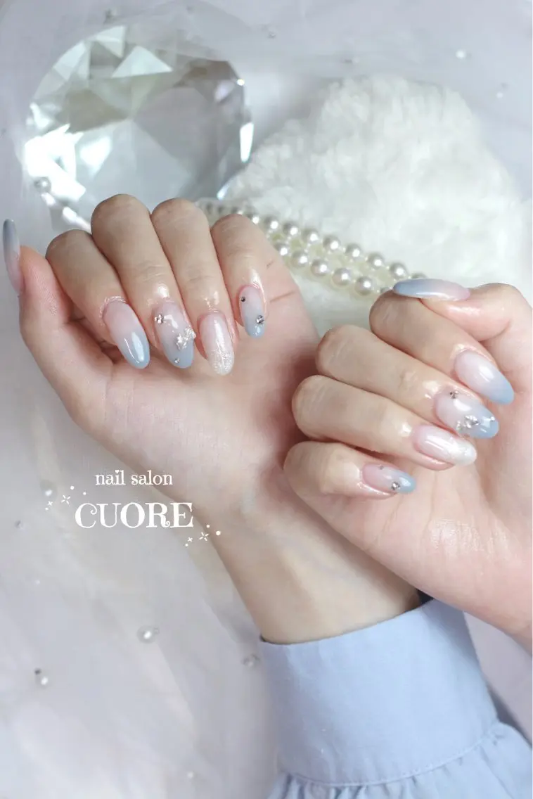 ネイル ブルー グラデーション ラメ(グリッター) ラメグラデーション オフィスネイル ハンドネイル nail salon CUOREのネイルデザイン