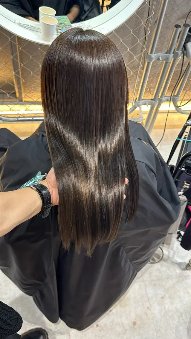 セミロング カラー ブラウンカラー トリートメント 縮毛矯正 tet 店長 RIKITOのヘアスタイル