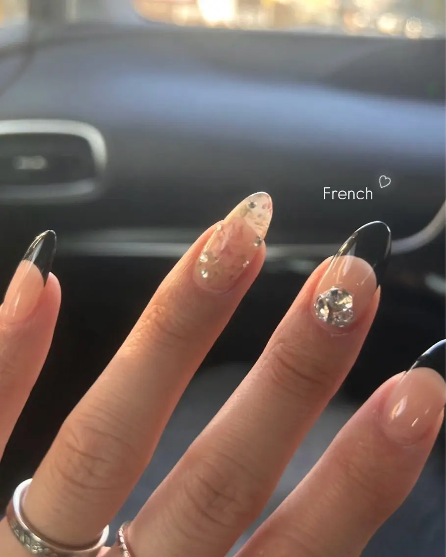 ネイル ハンドネイル EmaNail🎀 Haaruのネイルデザイン