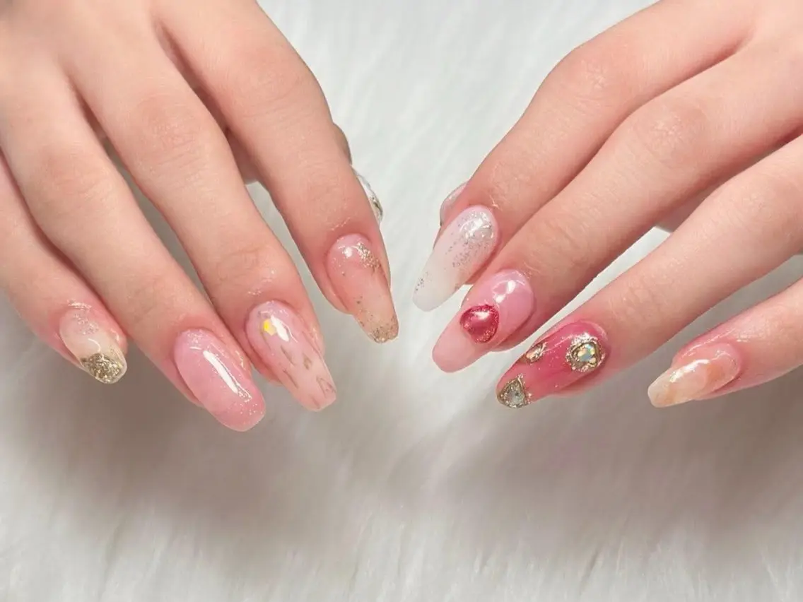ネイル AURA NAIL 上前津のネイルデザイン