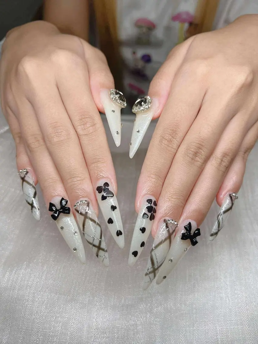 ネイル 長さ出し グラデーション 卒業式 キラキラネイル マグネットネイル ハンドネイル Lee Nailsのネイルデザイン