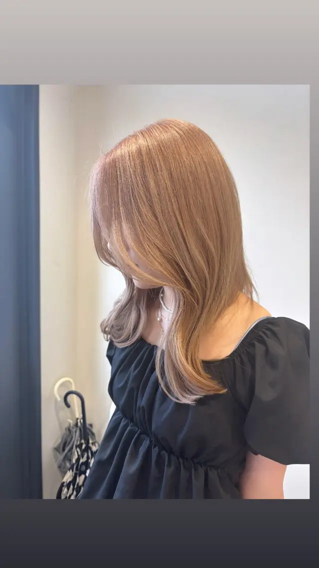 セミロング うる艶カラー asukaのヘアスタイル